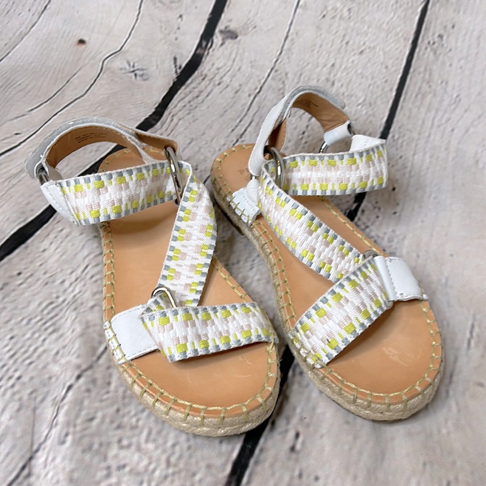 Frye and Co. White Green Woven Zig Zag Strap Sandal Size 6